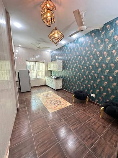 3 Marla Furnished ground portion for Rent(Railway colony)