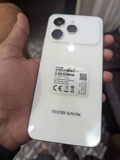 Tecno spark 40 just 1 month Used 10/10 ha whaterpack with box