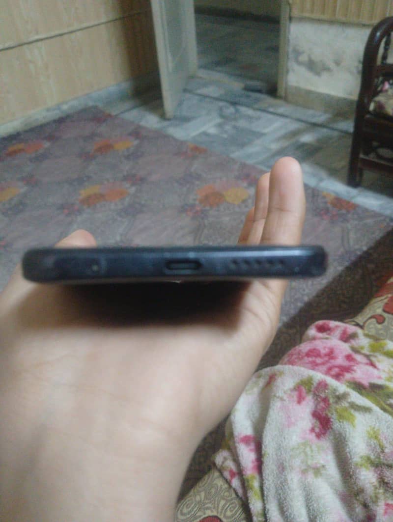 سیٹ اوکے ہے ڈبہ چارجر نہیں ہے 4