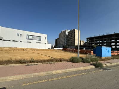 500 Sq Yd Boulevard Category Plot in Precinct-4, Just 3 Mins Drive from Main Gate Entrance Surrounded by Park, Mosque, Sports Complex & Shopping Gallery. Ideal for Residence or Investment. Call Now!