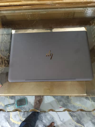 HP SPECTRA i7