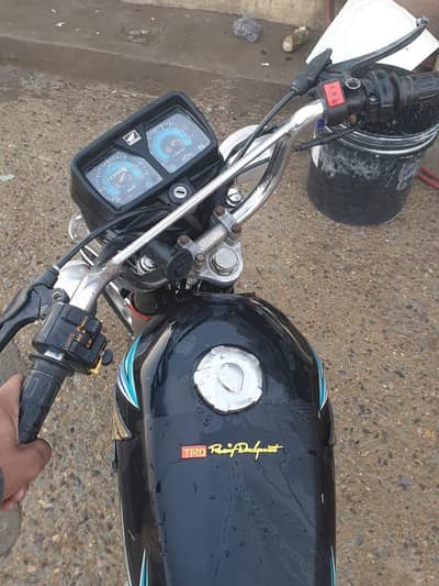 2019 Unique 125cc. . . 0323.82. 17.640 whatsapp