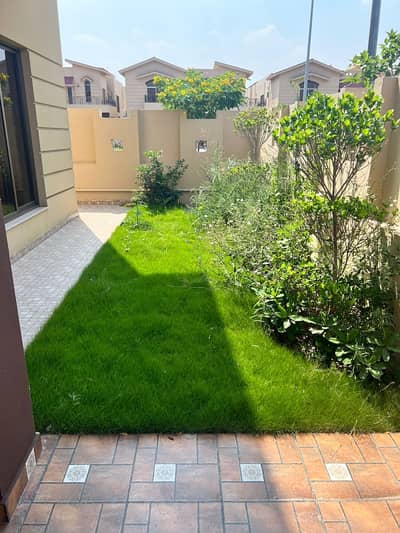 Main Boulevard Corner Brig House Five Beds with 15 KVA Solar installed For urgent Rent in Sec-F!