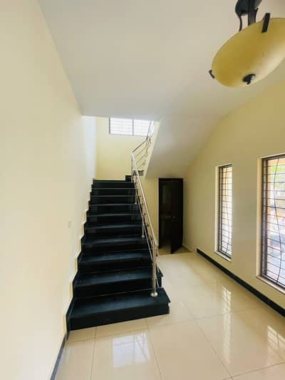 4 Bed Well Maintained Beautiful Brig House On Prime Location Available For Urgent Sale!