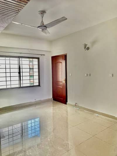 Beautiful Three Bedroom Flat Urgent For Rent