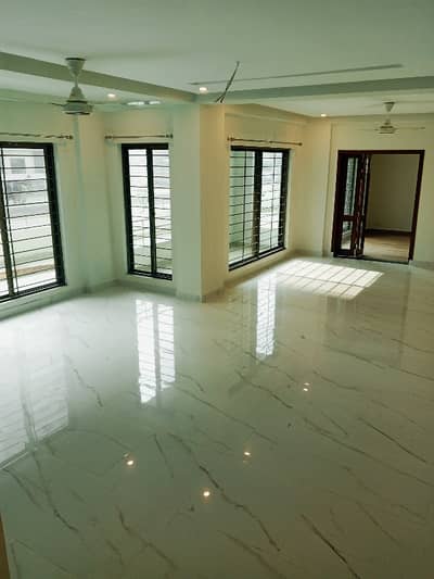 Beautifully Designed Open View 4 Bed Luxurious Flat Available For Urgent Rent !