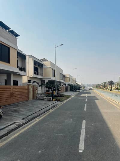 Brand New Beautiful Brig House in Askari 10 Sec-S available for urgent Rent!