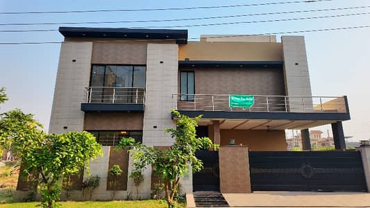 Spacious House Is Available For sale In Ideal Location Of Formanites Housing Scheme