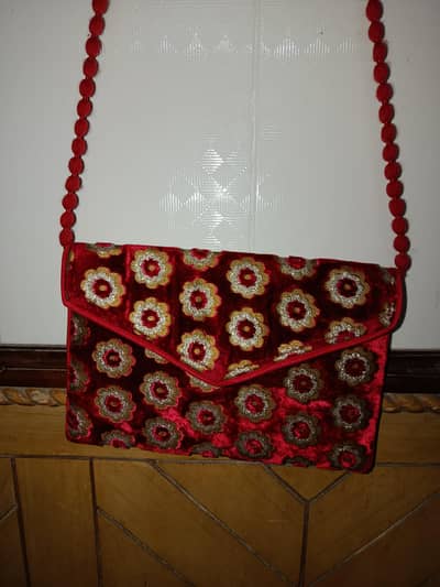 Red Embroidered Party Clutch with Beaded Chain – Excellent Condition