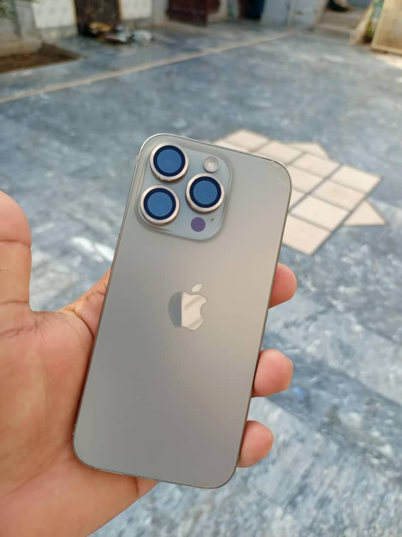 iphone 15 Pro 9