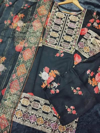 3 Pcs Women's Stitched Lawn Sequins Embroidered Suit