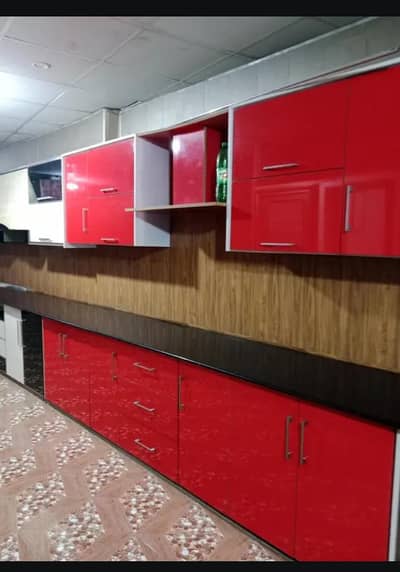 Carpenter available for Wood