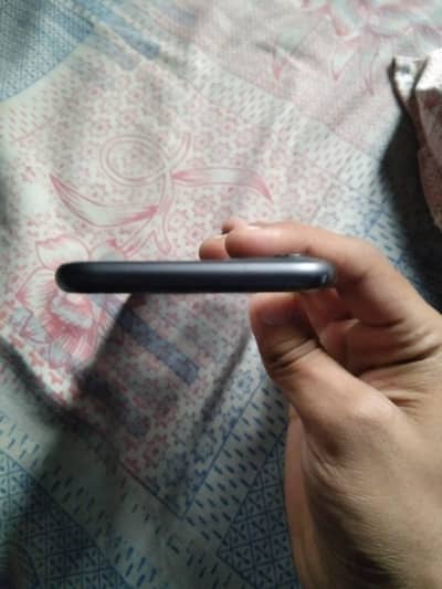 iphone 11 factory unlocked 64gb black colour best for PUBG 60 fps