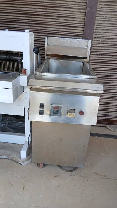 FRYER (20 to 22 LITRE)