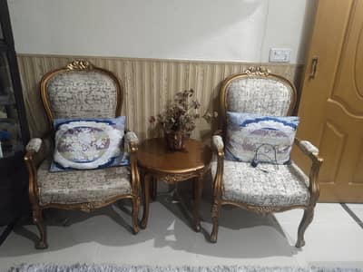 bed room chairs wd coffee table
