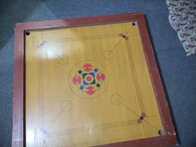 Carrom board