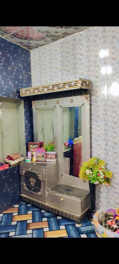 03088421500 urgent sale  sofa set kapray wali almari or shesha dresing