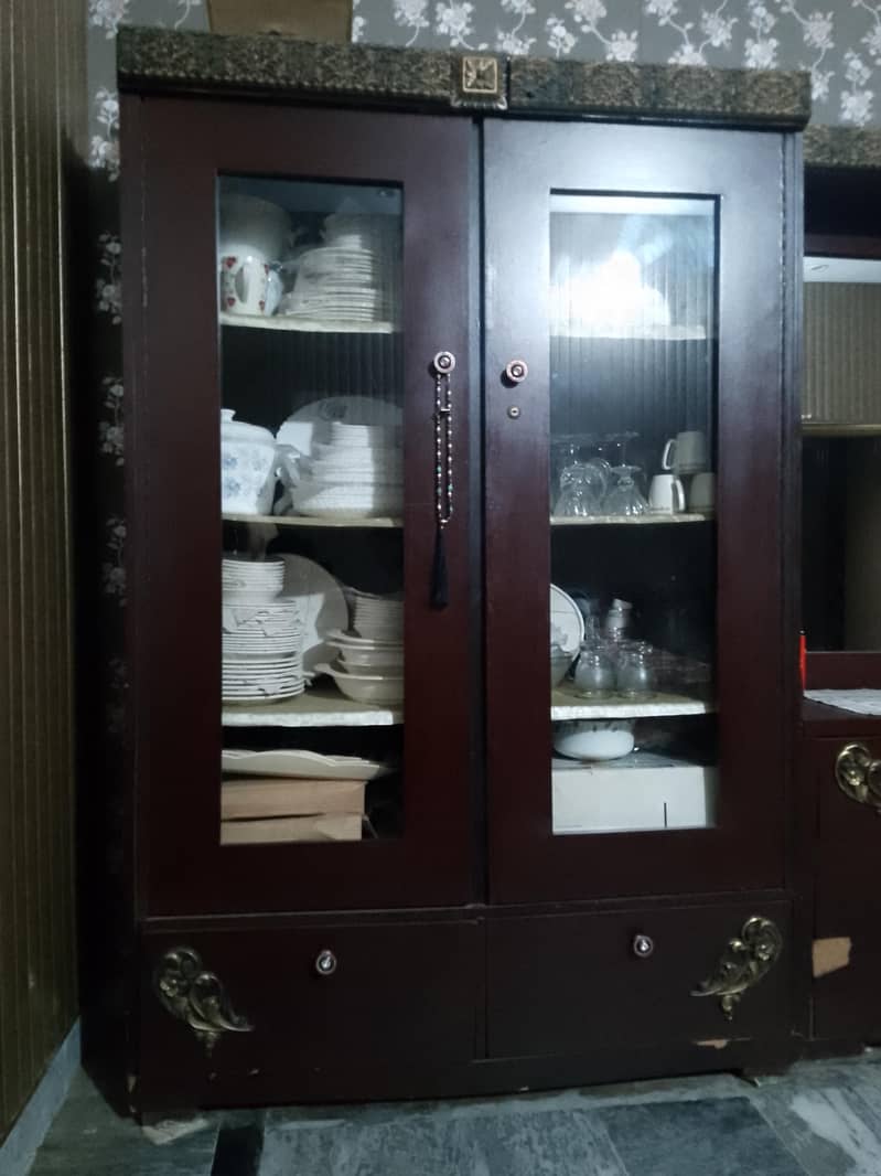 dressing & show case 1