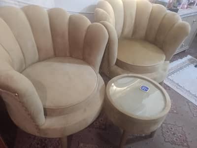 Elegant Flower Style Bedroom Chairs with glass top Table