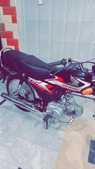 Honda CD 70 2025