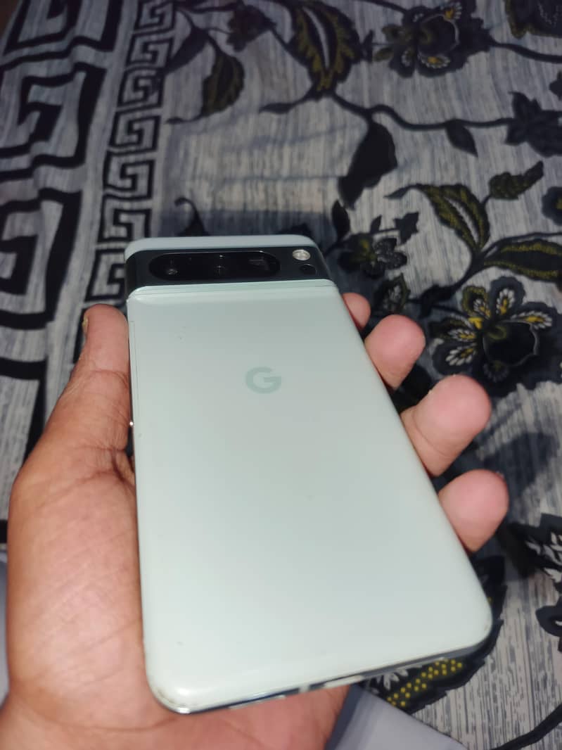 Google pixel 8 pro 2