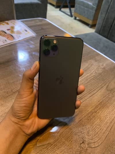 IPhone 11 Pro max bypass 256 total original