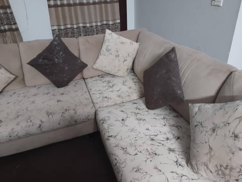 sofas with coushans 2