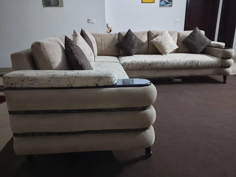 sofas with coushans 4