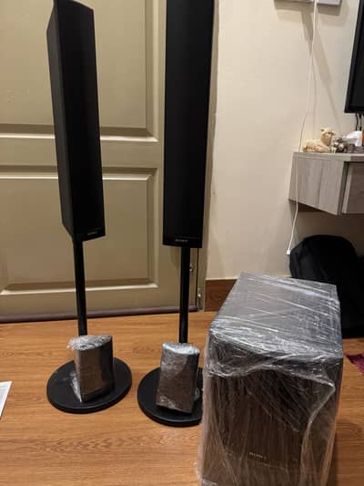 Sony home theatre only speakers and a subwoofer
