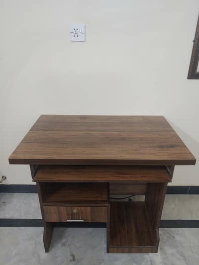 Wooden Computer table 3x2 feet