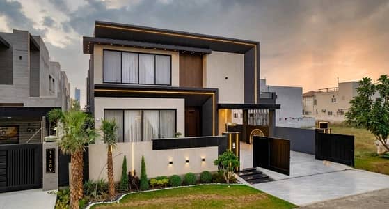 Spacious House Is Available In DHA Phase 7 For rent