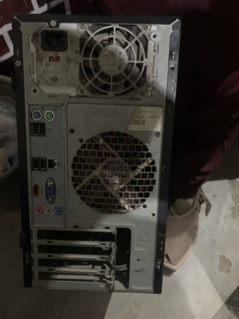 Computer with accessories 1