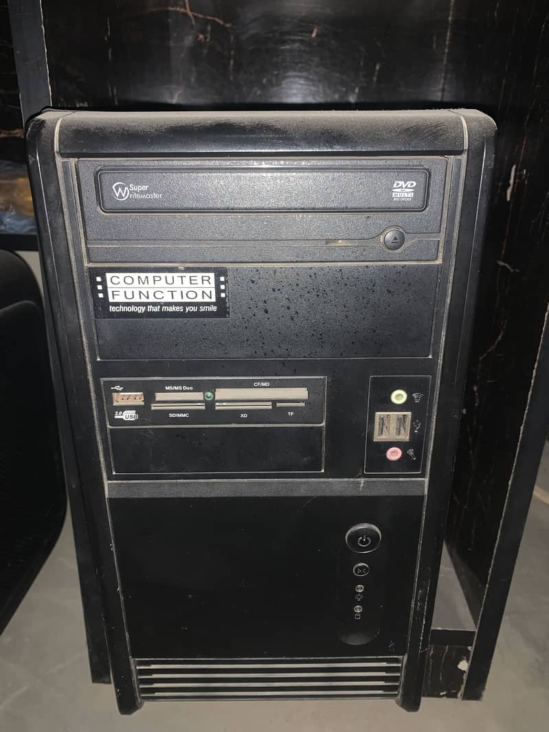 Computer with accessories 4