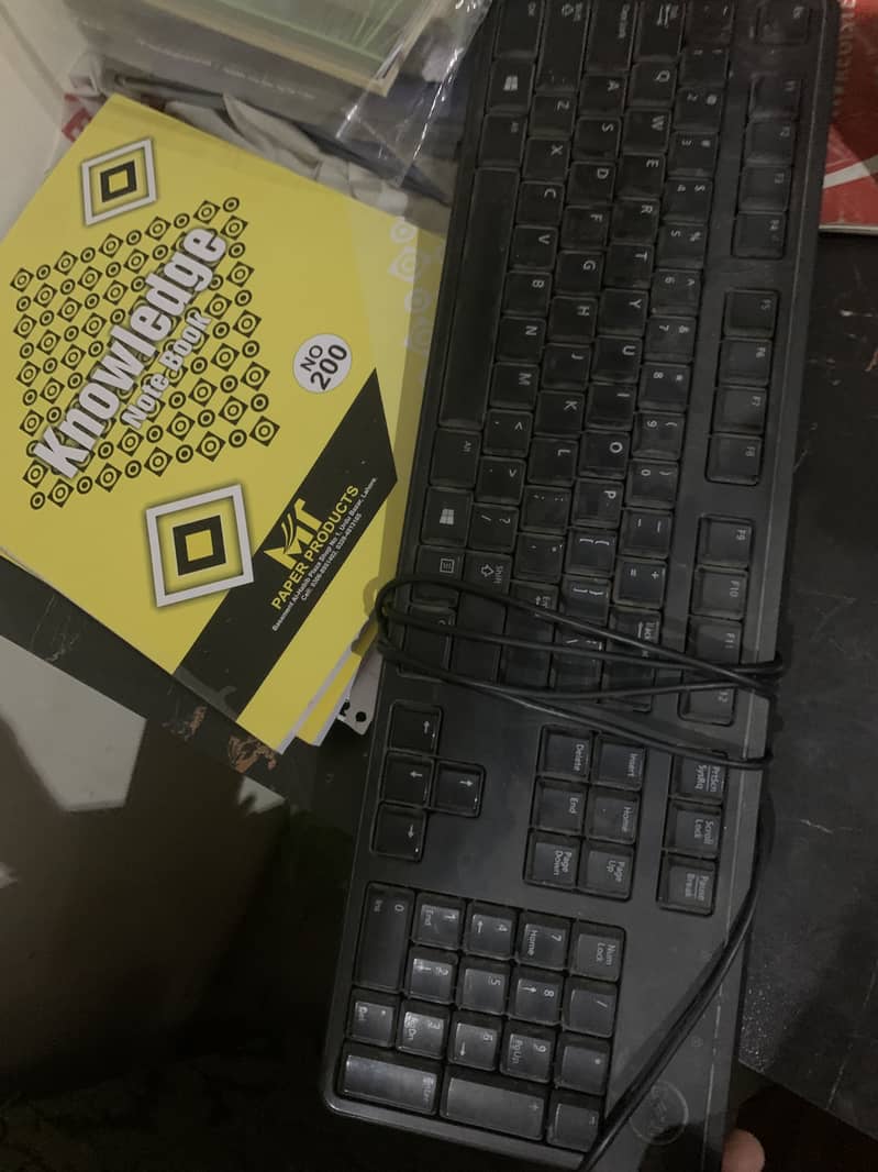 Computer with accessories 5