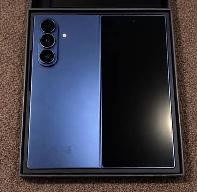 Samsung Z Fold 7 Just like box open condation like new