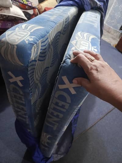 single bed metreas 2 hen only in 10000