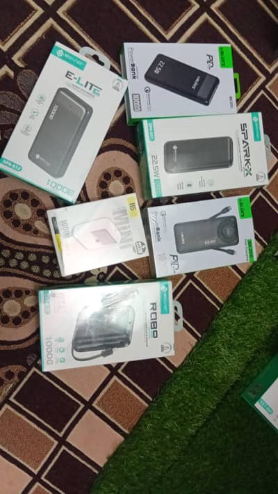 10000 mah powerbanks Available