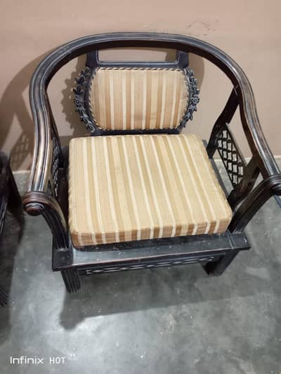 Complete sofa sett in reasonable price (Shesham wood)