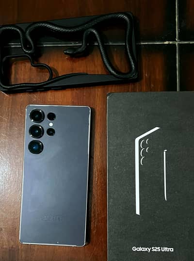 S25 Ultra | 12/512 | 100% SCRATCHLESS | PTA APPROVED | FREE SNAKE CASE