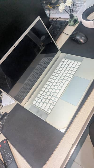 Razer laptop RTX 2060  16BG RAM