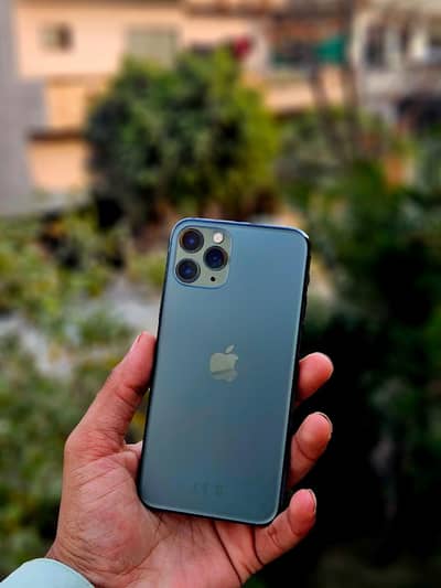 IPHONE 11 PRO DUEL OFFICIAL PTA PROVED MINT CONDITION SALE & EXCHANGED