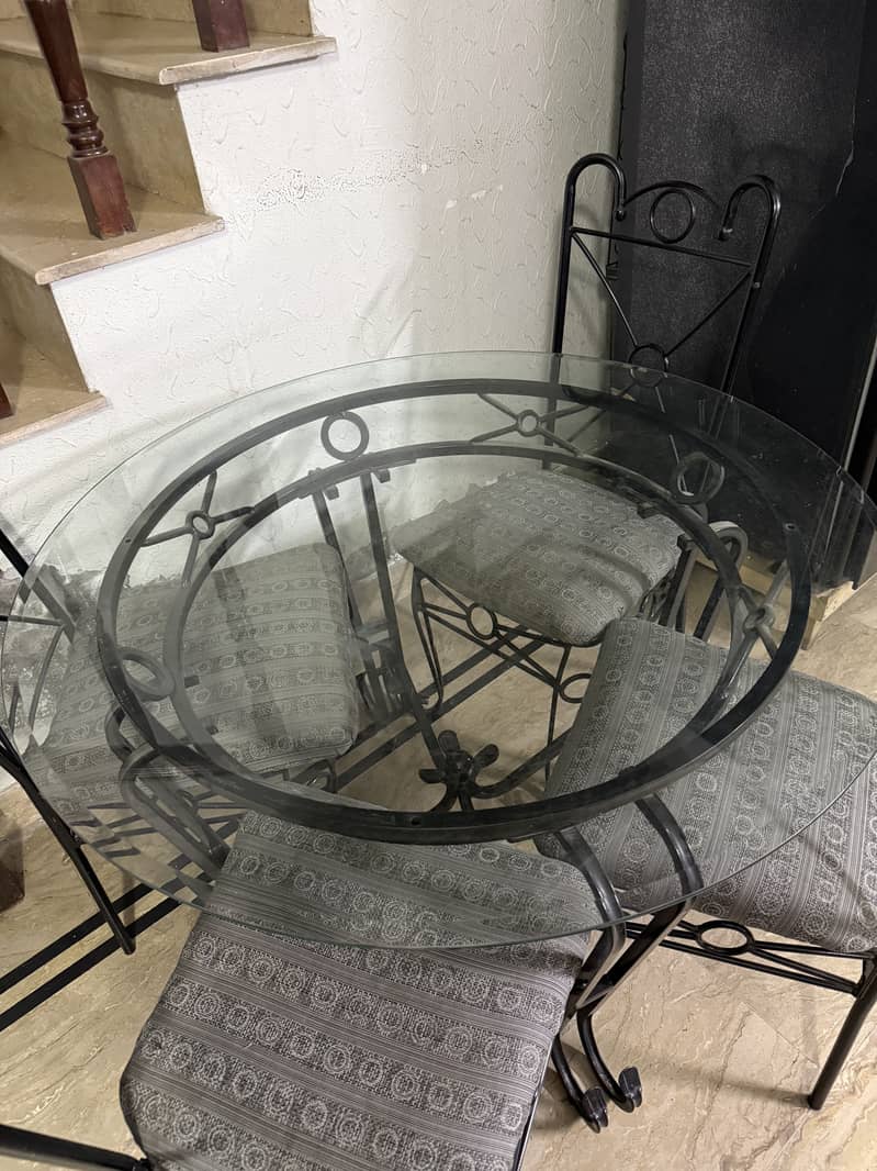 Round Shape Dining Table 0