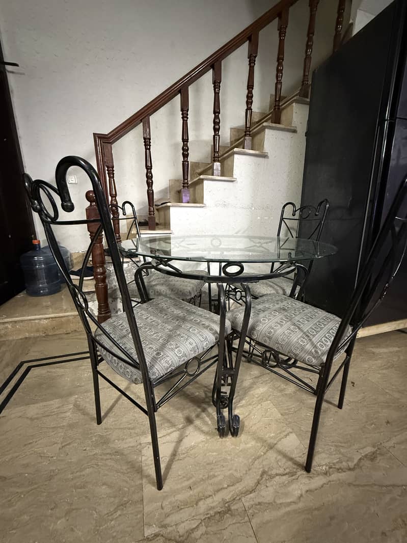 Round Shape Dining Table 2