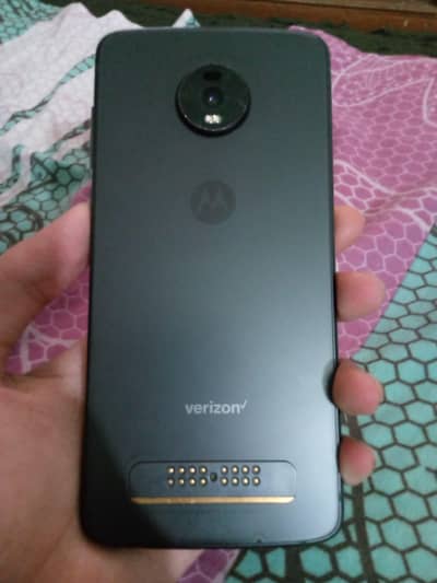 Model: Moto z4