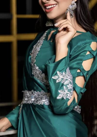 pent saree one time use green colour pretty size is small