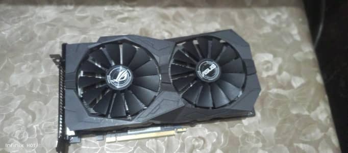 Urgent Selling Rx 580, It's a clean card no issue