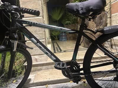 Mountain bike for adults with 7 gears