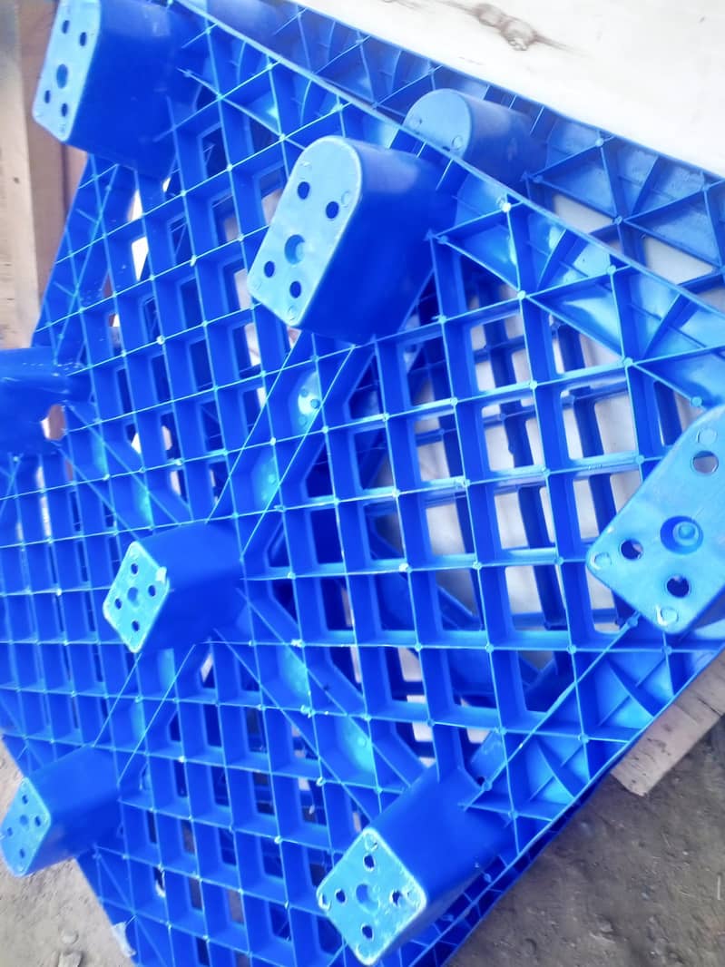 PLASTIC PALLET 1