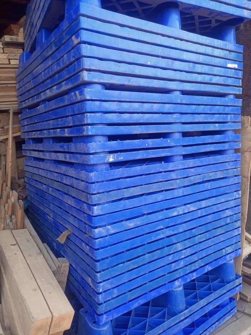 PLASTIC PALLET 3