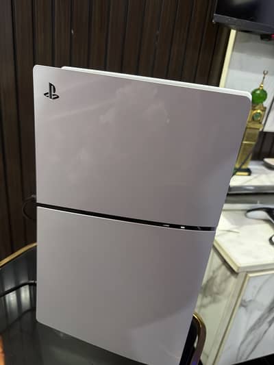 PLAYSTATION 5 slim 1 tb with box with 1 controller with 1 gta 5 cd